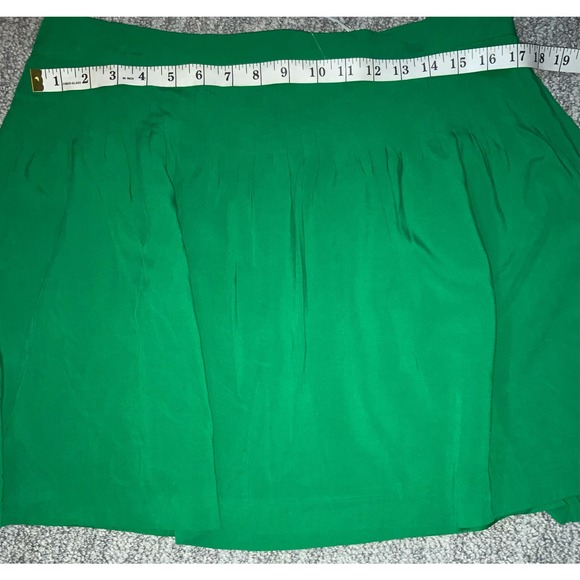 Gap Kelly Green shirt. Size 12 NWT. 100% viscose rayon. - Picture 3 of 5